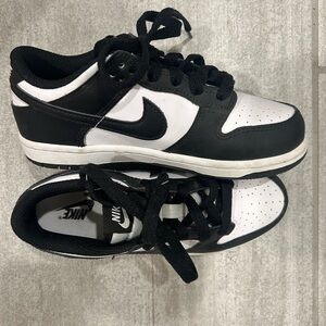 Kids Nike Dunks Sz 13.5